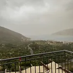 Onar Mani 4* Néon Oítilon