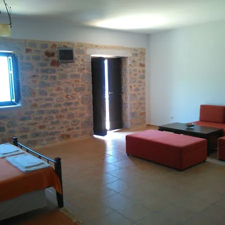 Onar Mani شقة فندقية Néon Oítilon