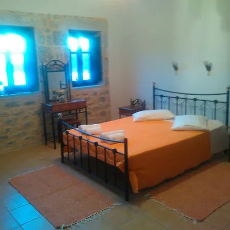 Onar Mani Apartmanhotel Néon Oítilon