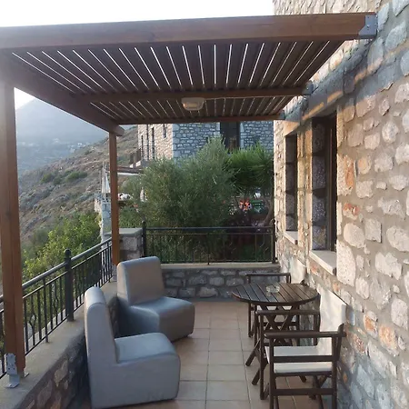 Onar Mani Apartmanhotel Néon Oítilon